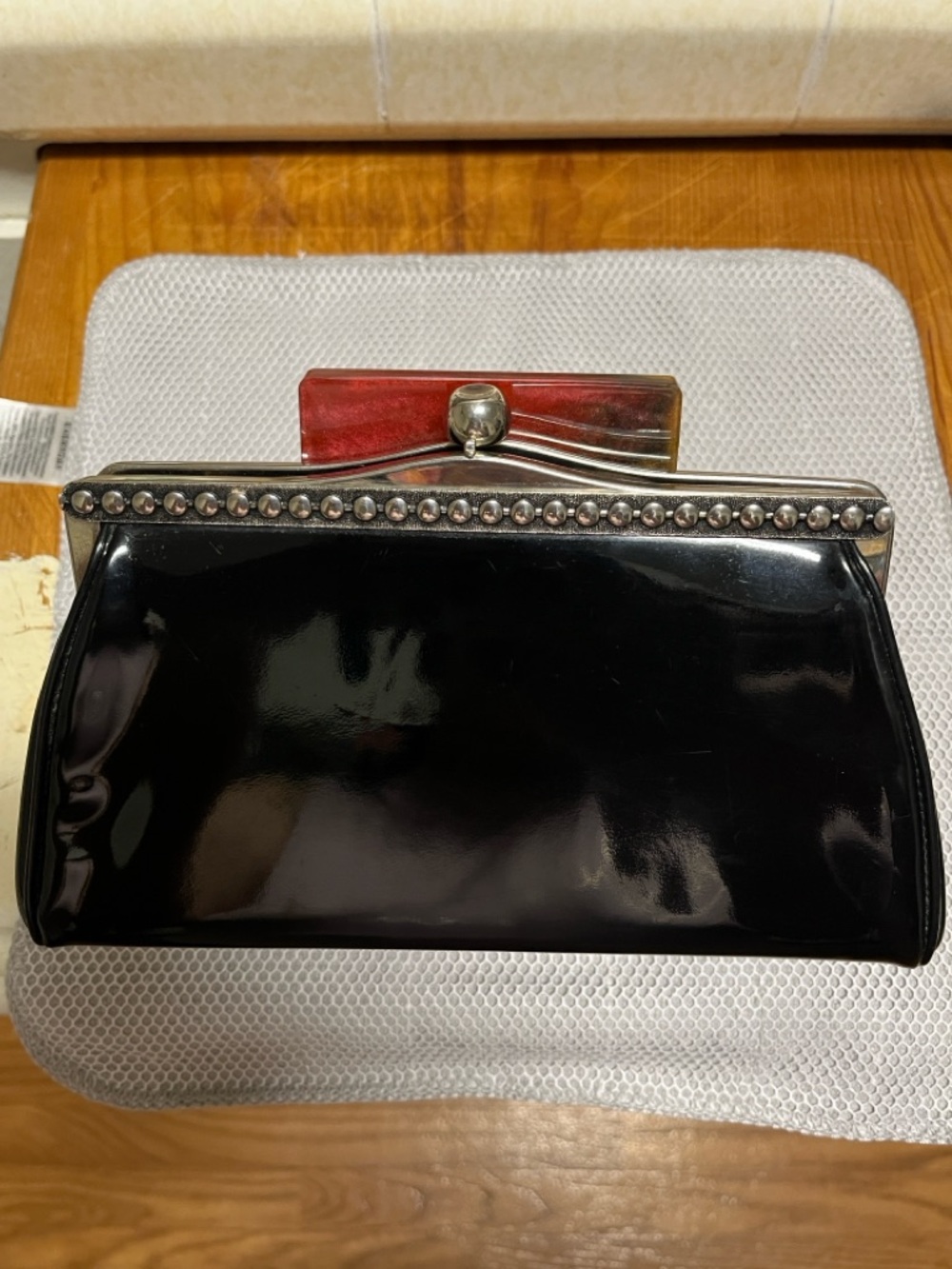 Ande 1950s Black Evening Clutch Vinyl Kiss Lock